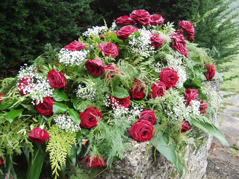 funeraire-CABASSE-min_roses-61203